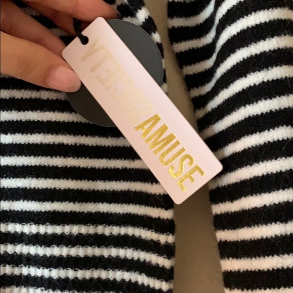 SocietyAmuse Nova Crop Sweater - Picture 3 of 5